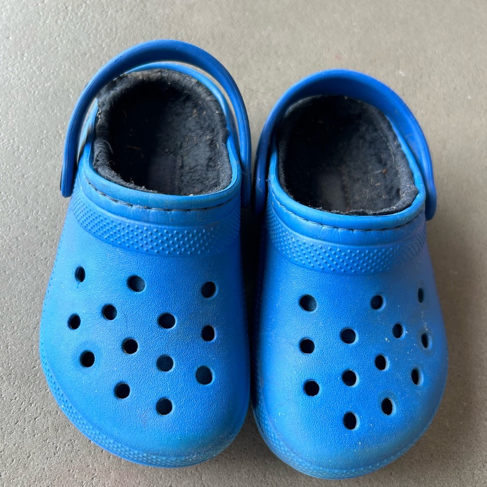 CROCS Kids Blue Clogs with Fleece Lining